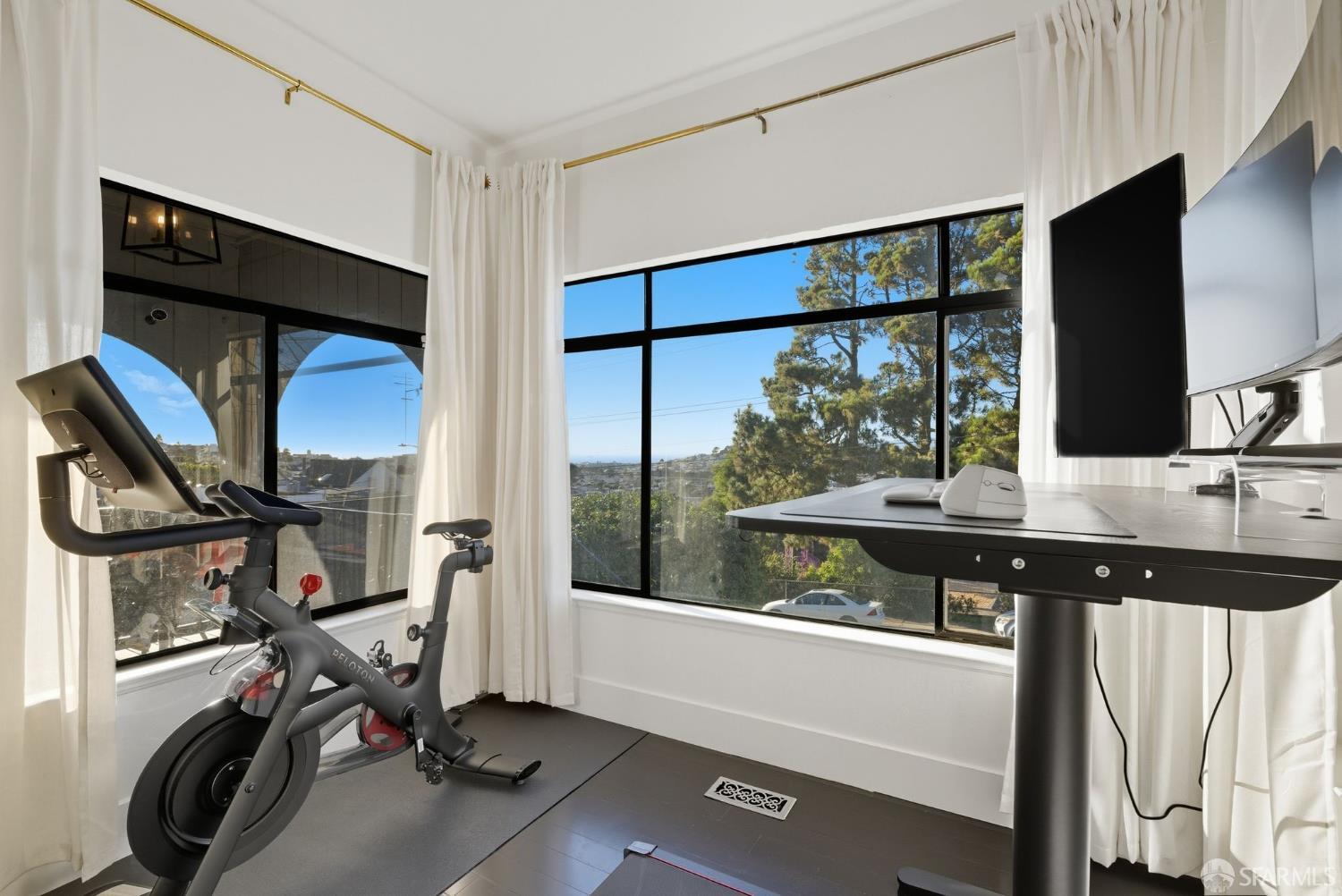 Detail Gallery Image 5 of 55 For 395 Frankfort St, Daly City,  CA 94014 - 2 Beds | 1 Baths