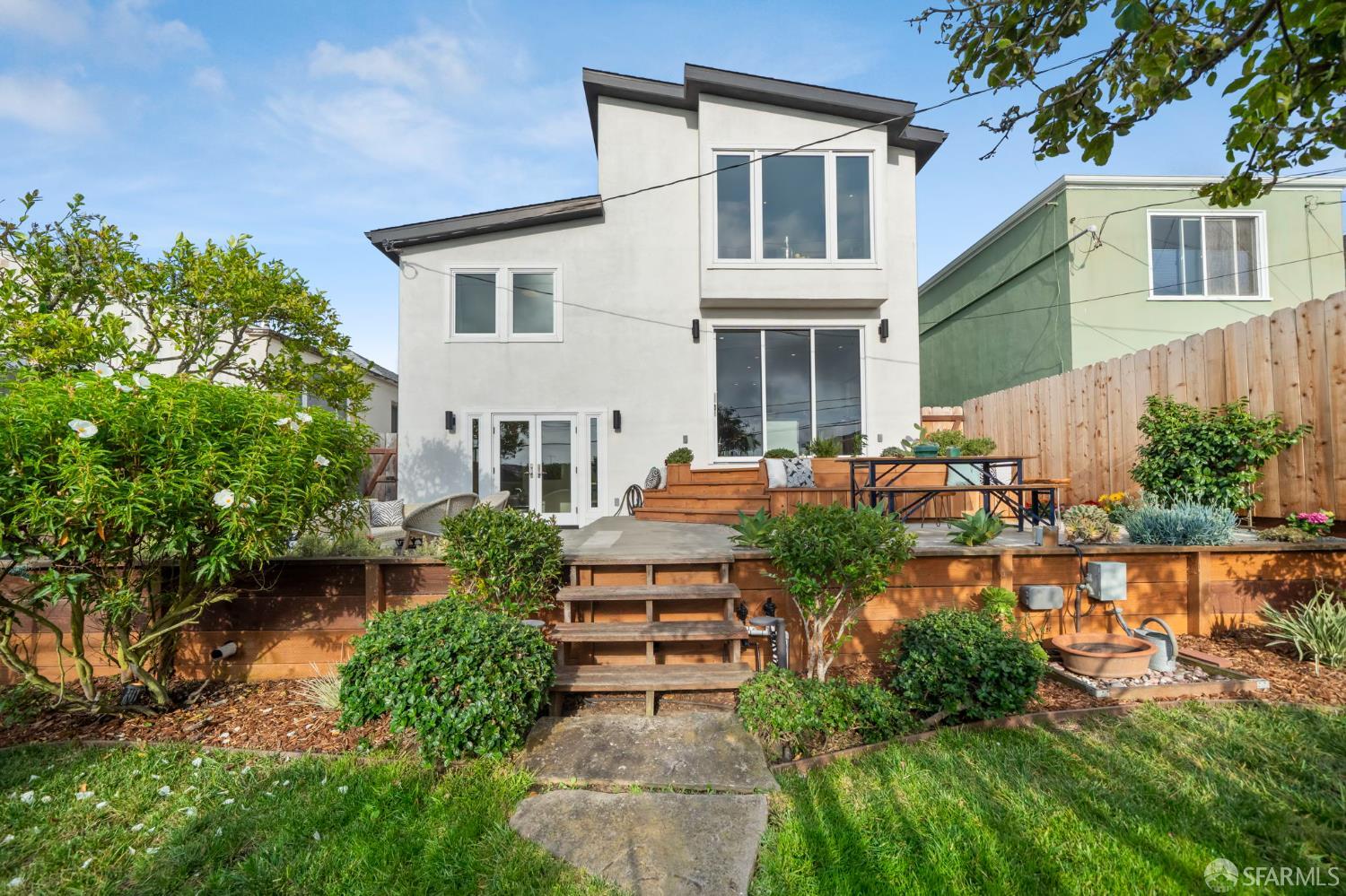 Detail Gallery Image 12 of 83 For 68 Parkwood Dr, Daly City,  CA 94015 - 3 Beds | 3 Baths