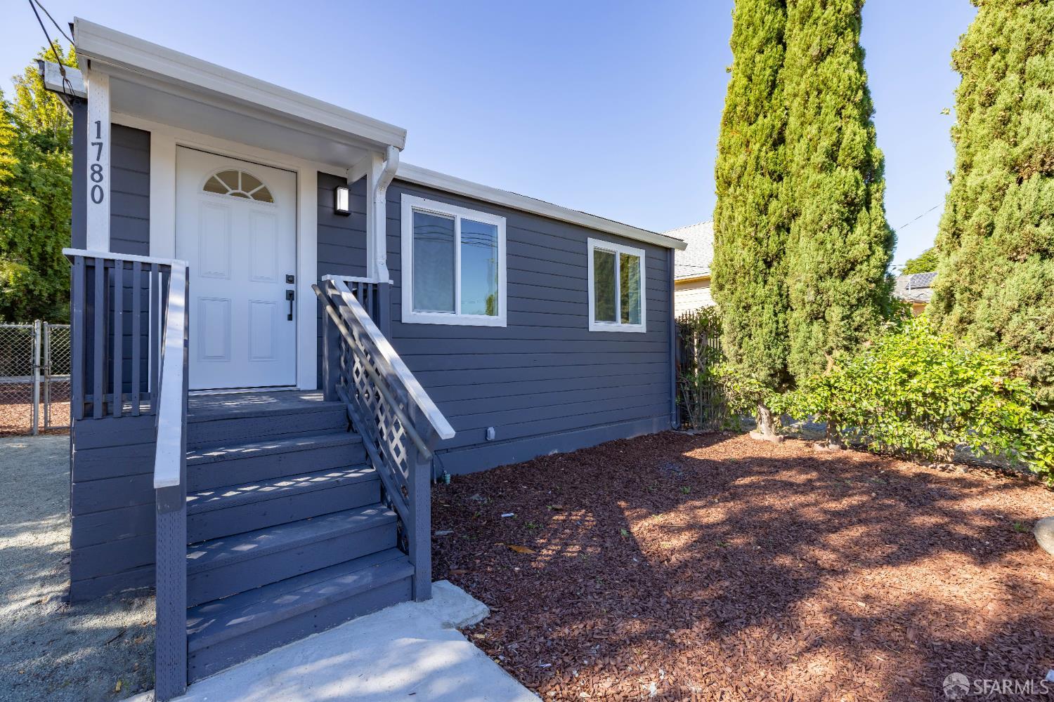 Detail Gallery Image 2 of 29 For 1780 Road 20, San Pablo,  CA 94806 - 3 Beds | 2 Baths