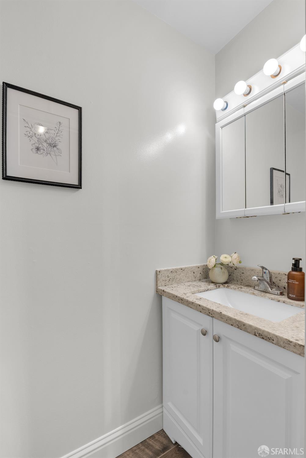 Detail Gallery Image 16 of 33 For 6 Commodore Dr #C235,  Emeryville,  CA 94608 - 2 Beds | 1/1 Baths