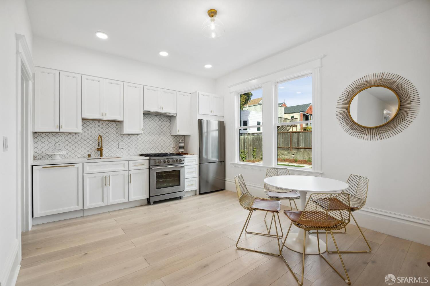Photo #2: 425074161 Listing 