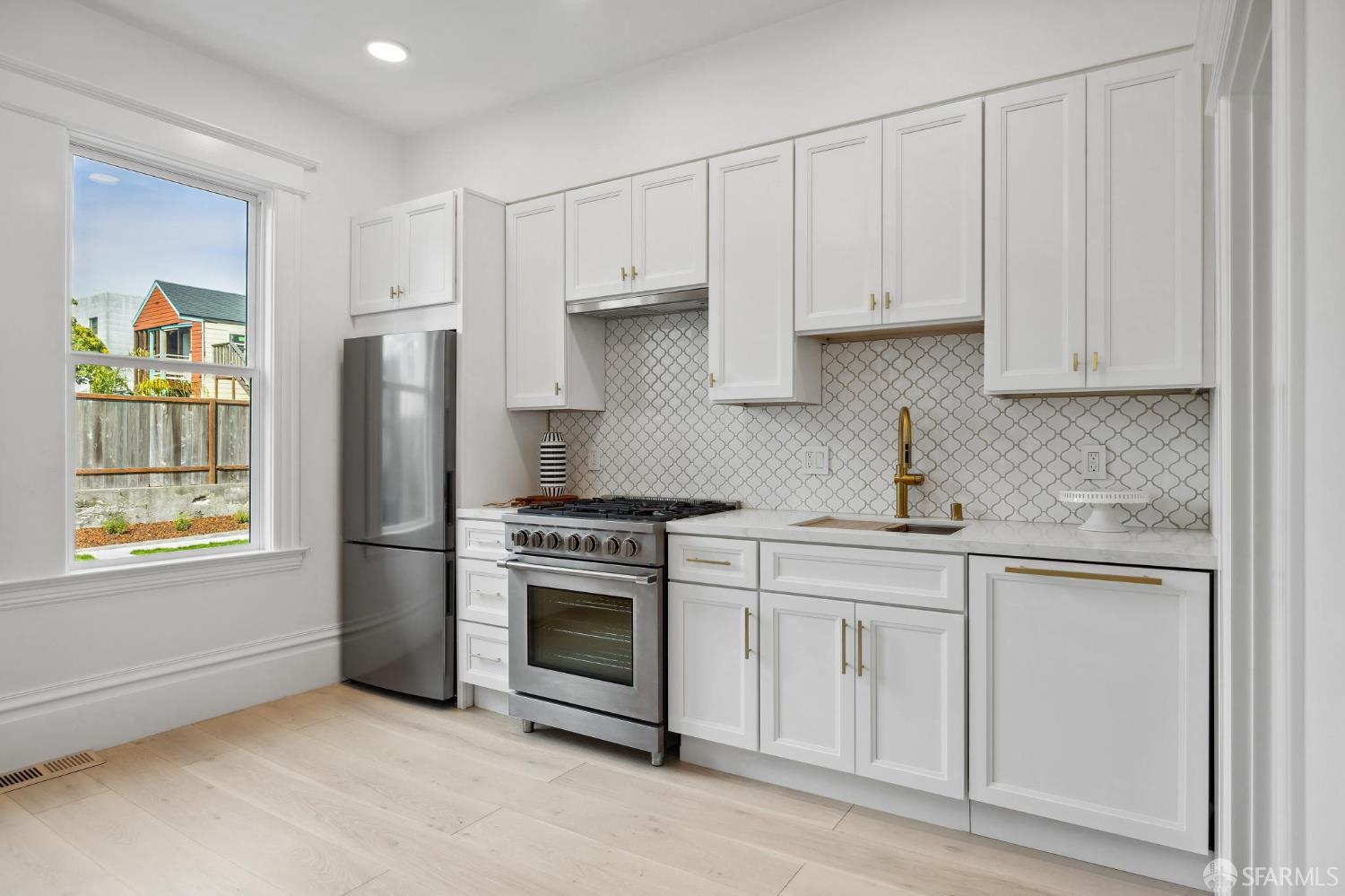 Photo #5: 425074161 Listing 