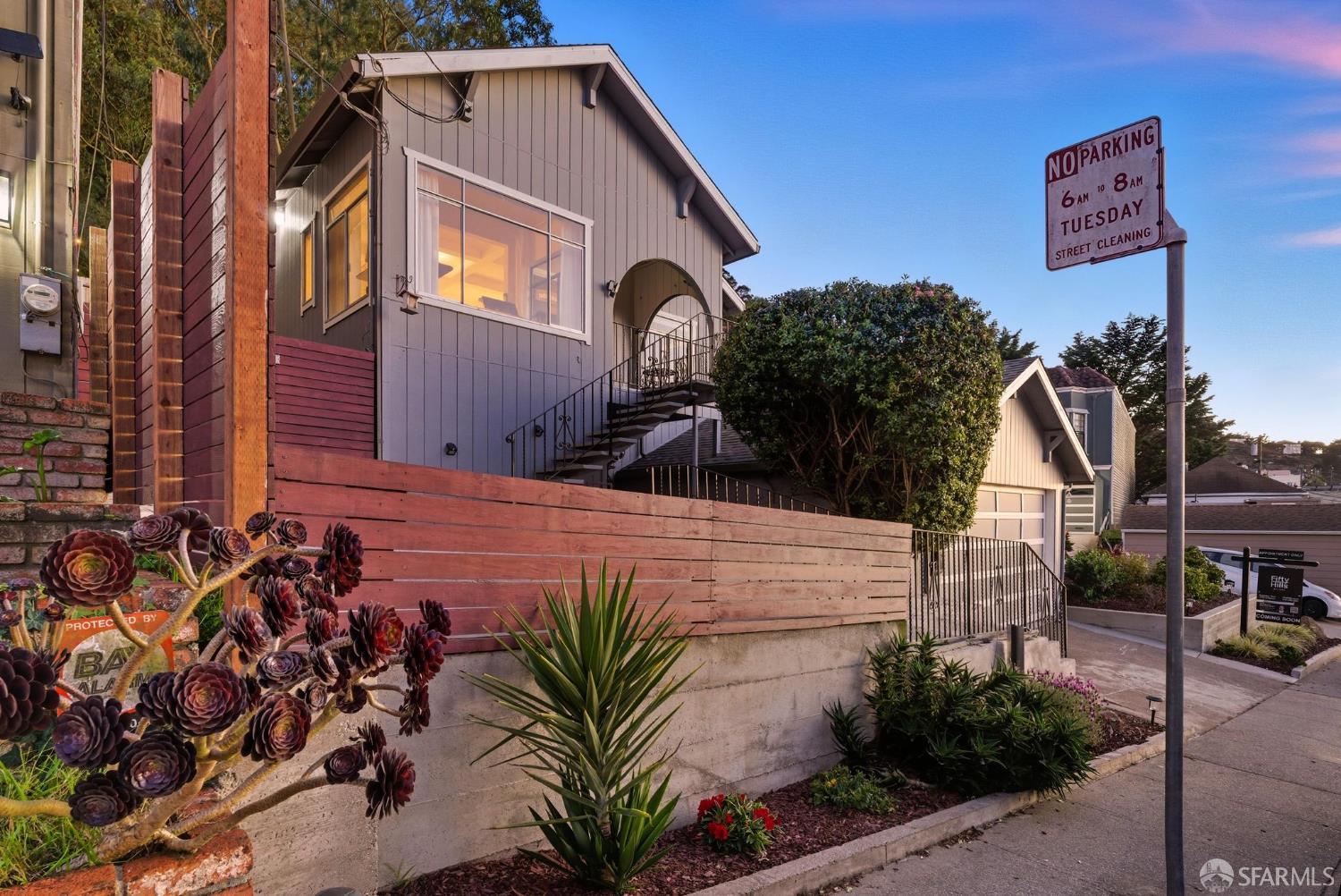 Detail Gallery Image 2 of 55 For 395 Frankfort St, Daly City,  CA 94014 - 2 Beds | 1 Baths