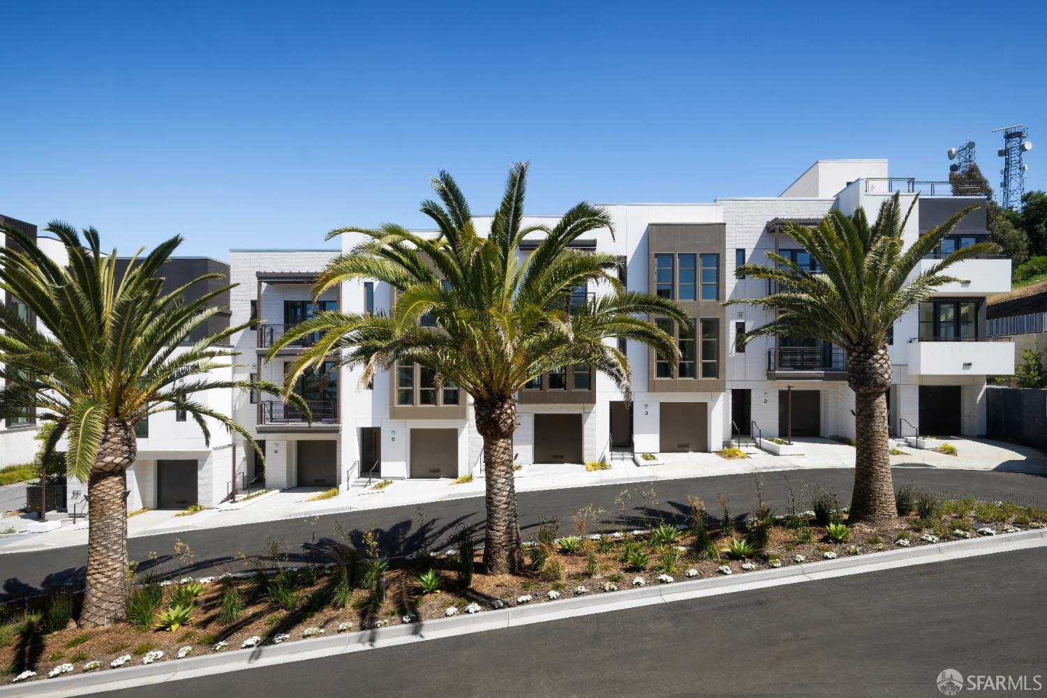 Photo #2: 425074124 Listing 