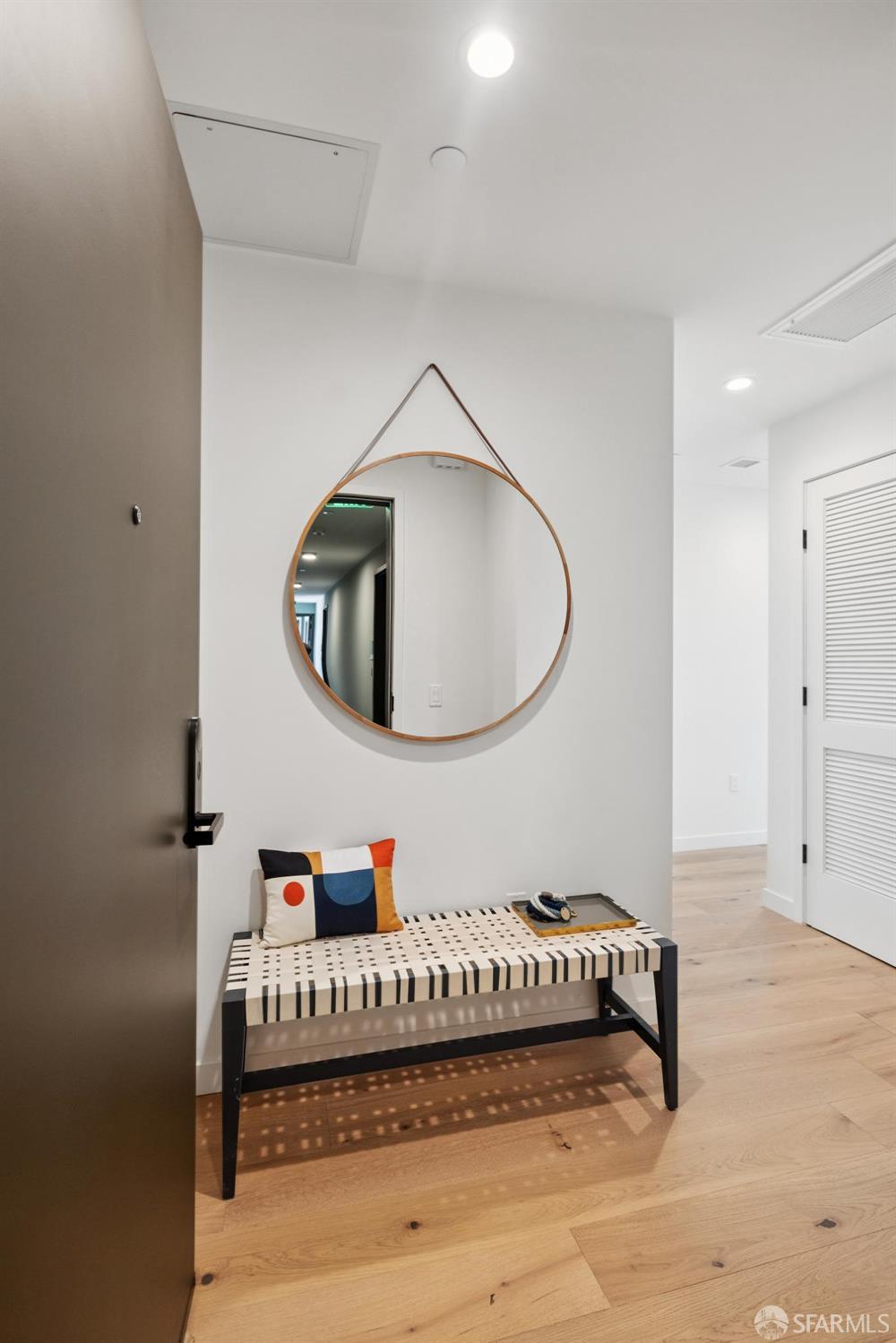 Photo #2: 425070794 Listing: Photo #2