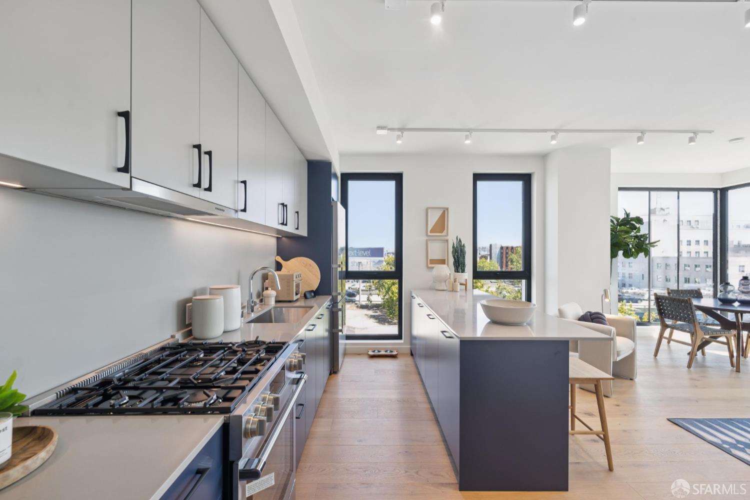 Photo #12: 425070794 Listing: Photo #12