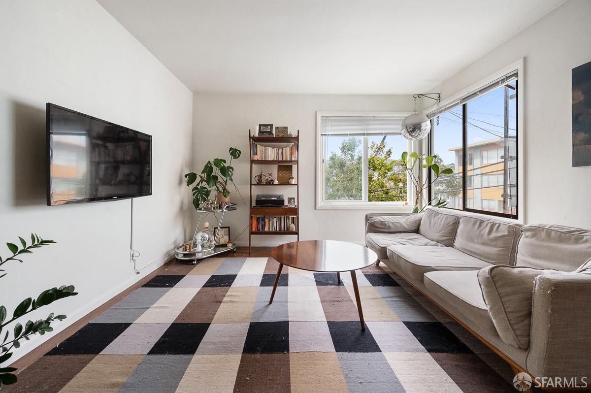 Detail Gallery Image 13 of 16 For 1 Clipper St, San Francisco,  CA 94114 - – Beds | – Baths