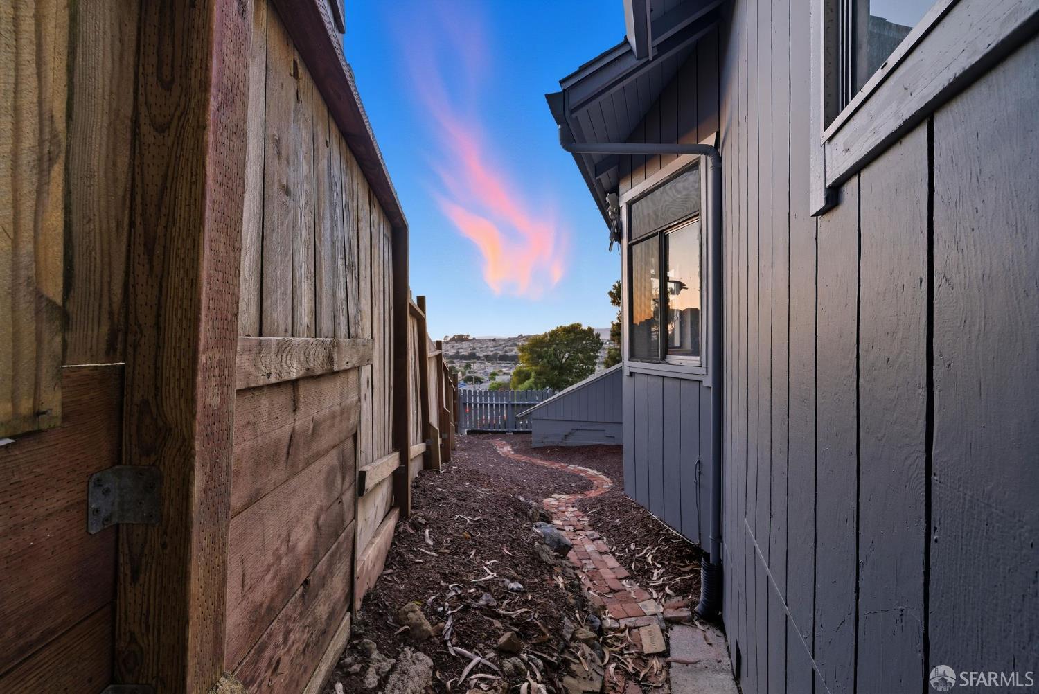 Detail Gallery Image 33 of 55 For 395 Frankfort St, Daly City,  CA 94014 - 2 Beds | 1 Baths