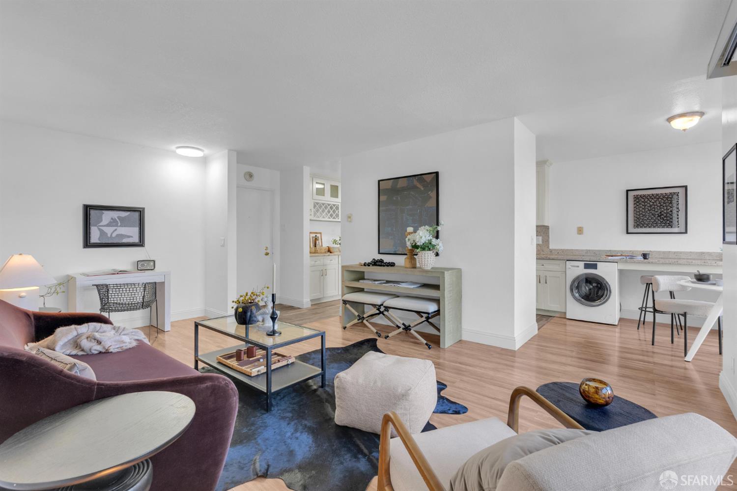 Detail Gallery Image 2 of 33 For 6 Commodore Dr #C235,  Emeryville,  CA 94608 - 2 Beds | 1/1 Baths
