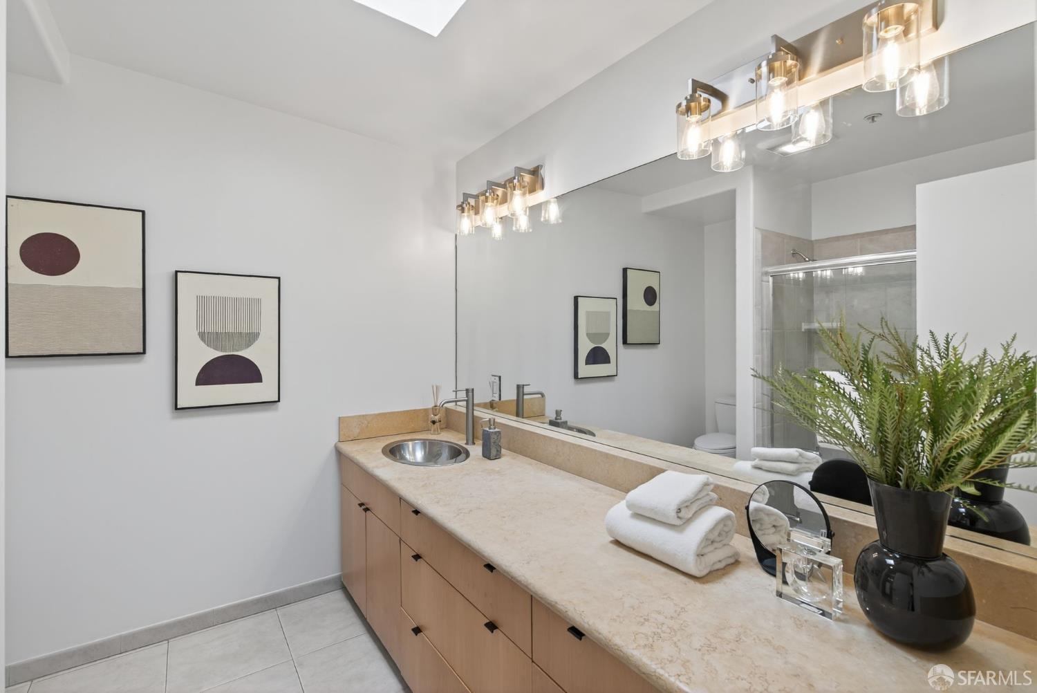 Detail Gallery Image 15 of 33 For 370 De Haro St #B14,  San Francisco,  CA 94103 - 1 Beds | 2 Baths