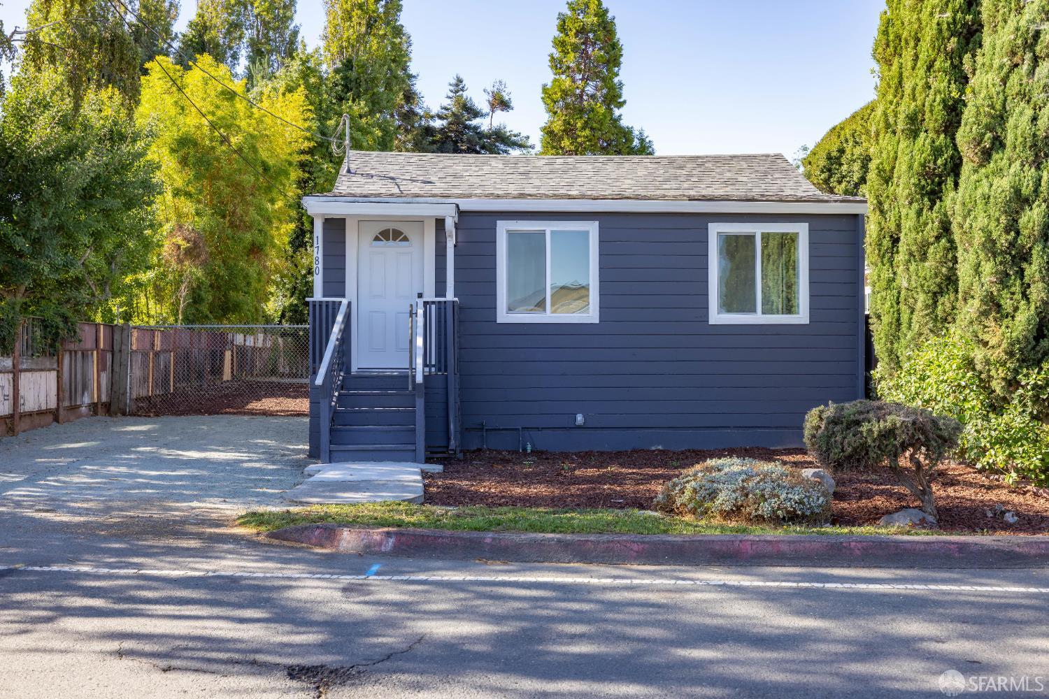 Detail Gallery Image 1 of 29 For 1780 Road 20, San Pablo,  CA 94806 - 3 Beds | 2 Baths