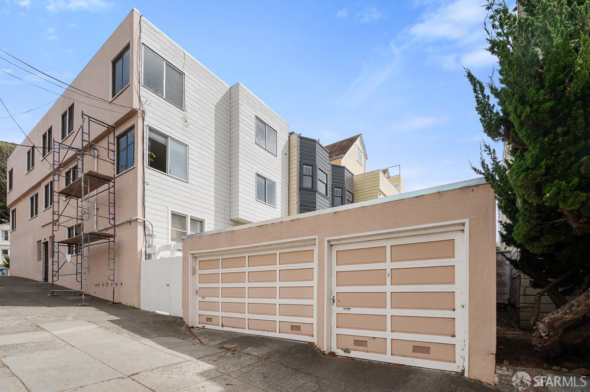Detail Gallery Image 3 of 16 For 1 Clipper St, San Francisco,  CA 94114 - – Beds | – Baths