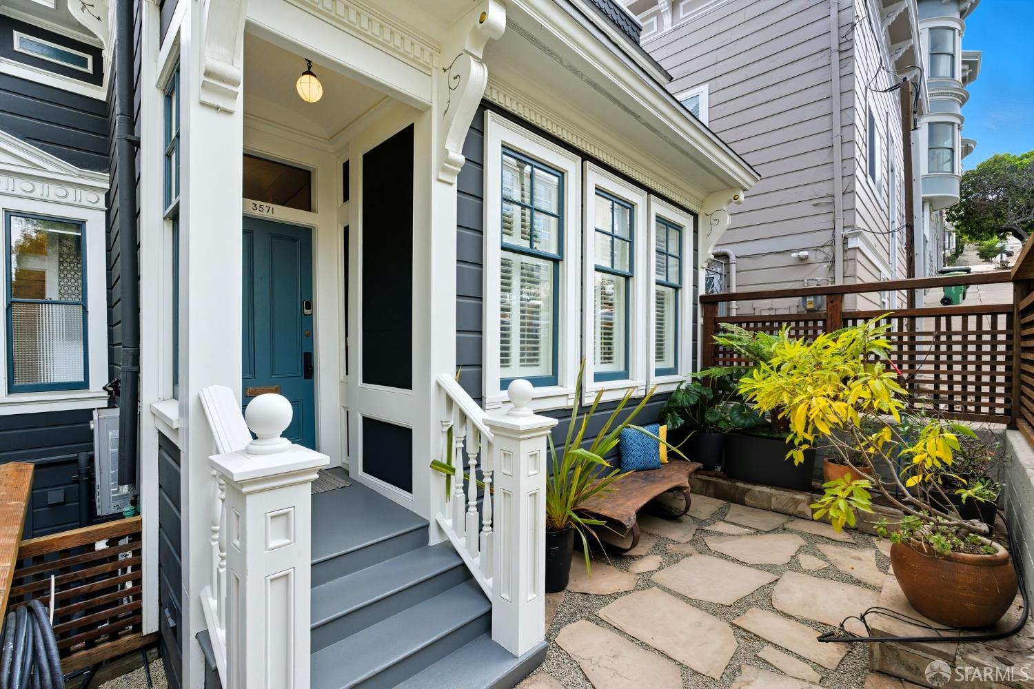 Detail Gallery Image 4 of 85 For 3571 21st St, San Francisco,  CA 94114 - 3 Beds | 2/1 Baths