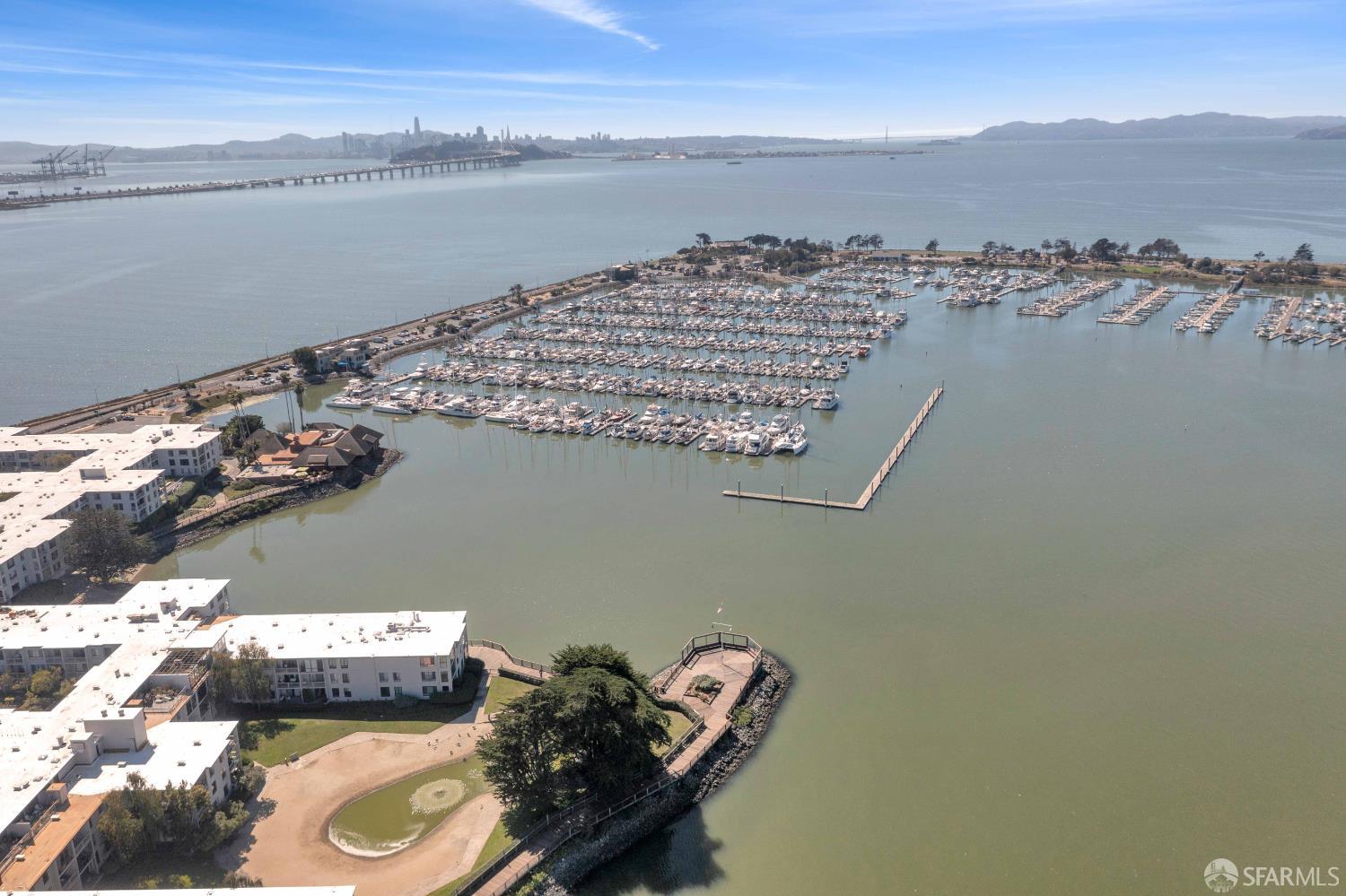 Detail Gallery Image 29 of 33 For 6 Commodore Dr #C235,  Emeryville,  CA 94608 - 2 Beds | 1/1 Baths