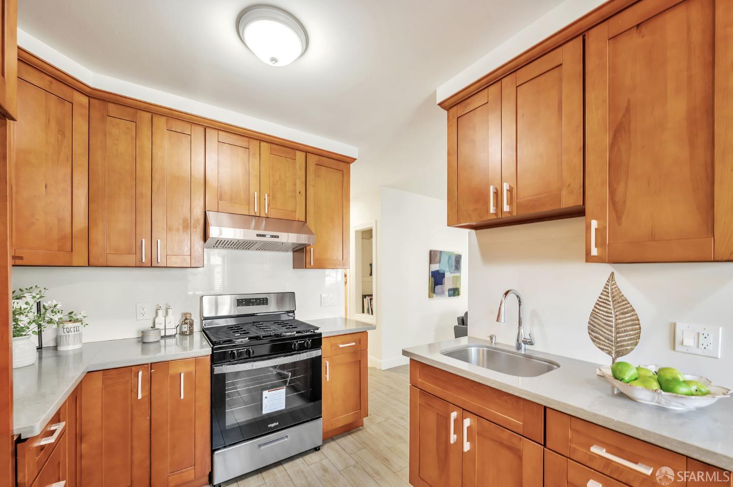 Detail Gallery Image 9 of 33 For 139 Evergreen Ave, Daly City,  CA 94014 - 3 Beds | 2 Baths