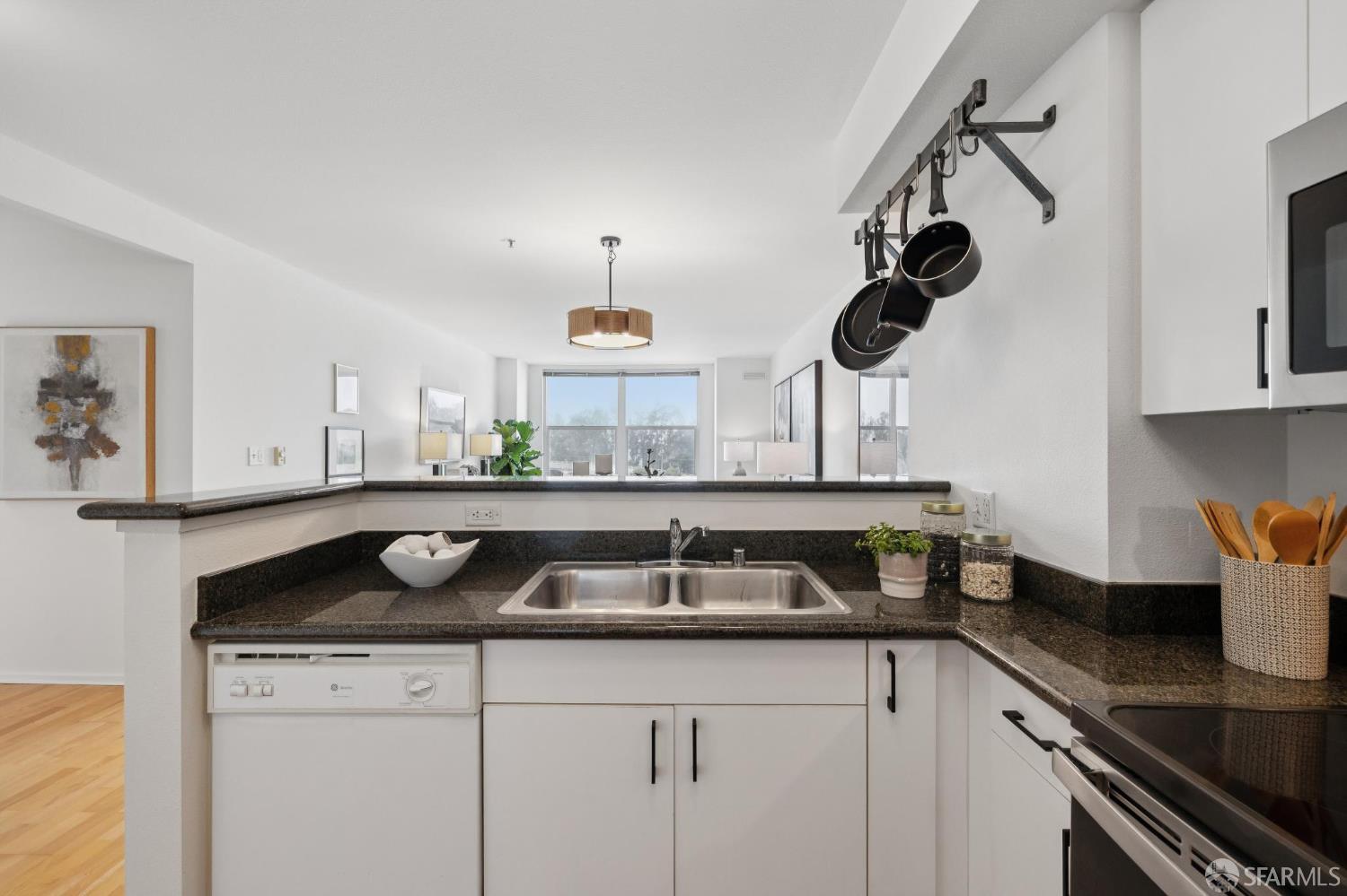 Detail Gallery Image 8 of 37 For 8400 Oceanview Ter #305,  San Francisco,  CA 94132 - 2 Beds | 2 Baths