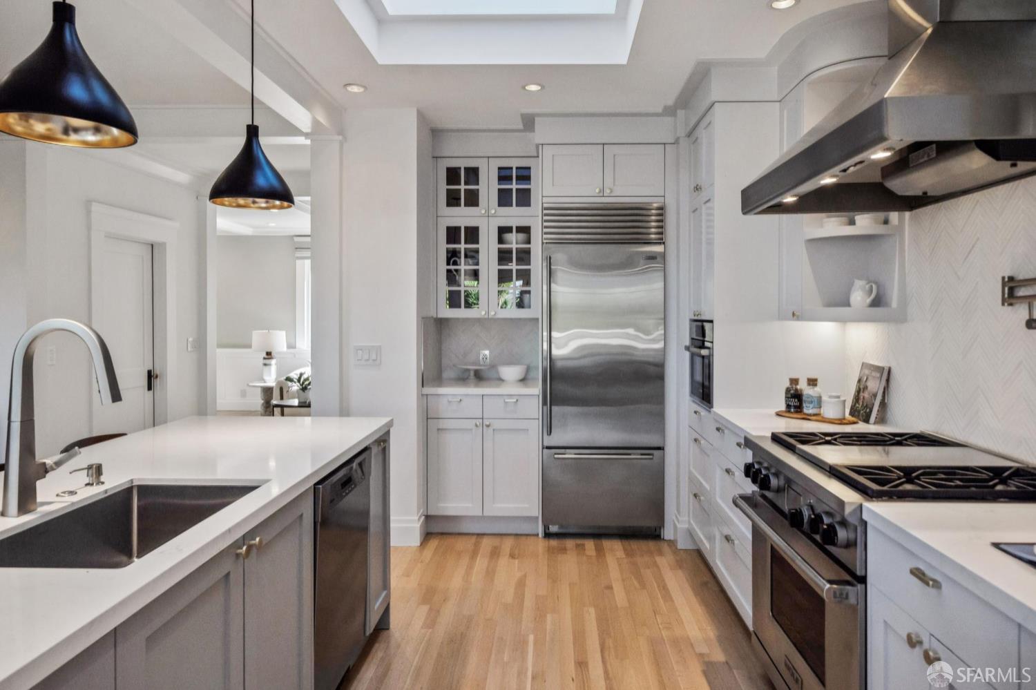 Detail Gallery Image 34 of 39 For 3960 20th St, San Francisco,  CA 94114 - 4 Beds | 3/1 Baths