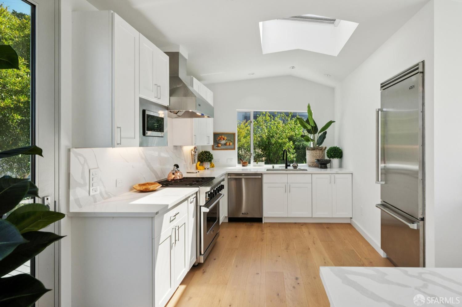 Detail Gallery Image 18 of 47 For 211 Winfield St, San Francisco,  CA 94110 - 4 Beds | 4 Baths