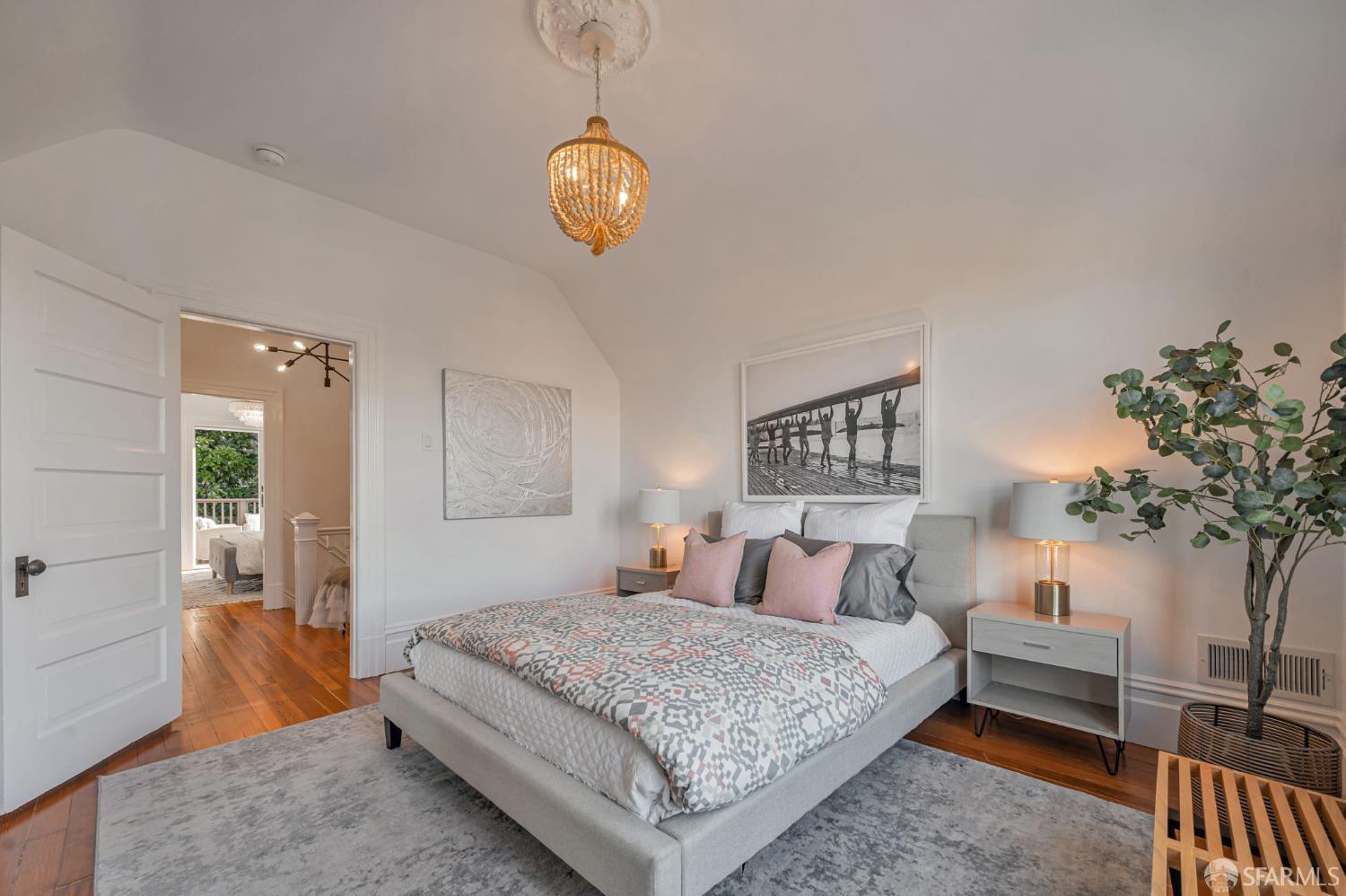 Detail Gallery Image 19 of 39 For 4425 20th St, San Francisco,  CA 94114 - 3 Beds | 2 Baths