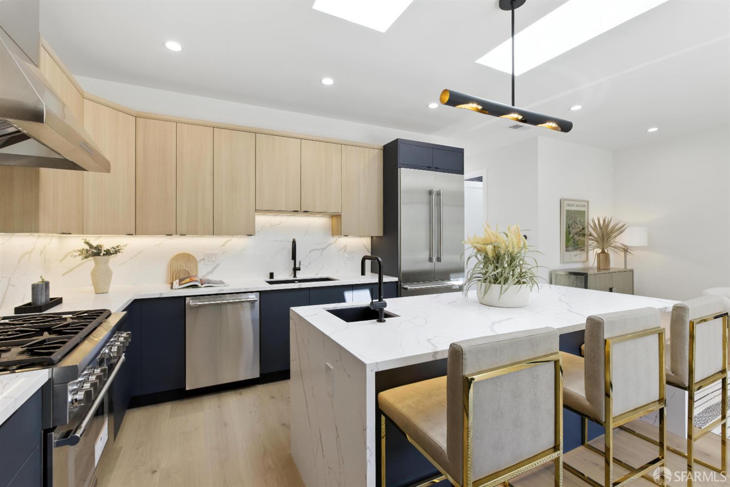 Detail Gallery Image 11 of 98 For 326 10th Ave, San Francisco,  CA 94118 - 4 Beds | 4 Baths