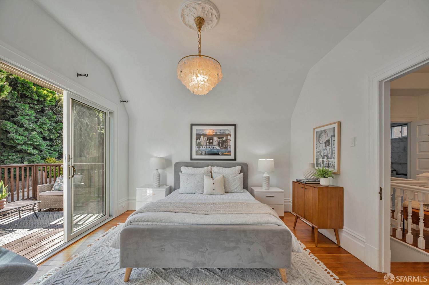 Detail Gallery Image 24 of 39 For 4425 20th St, San Francisco,  CA 94114 - 3 Beds | 2 Baths