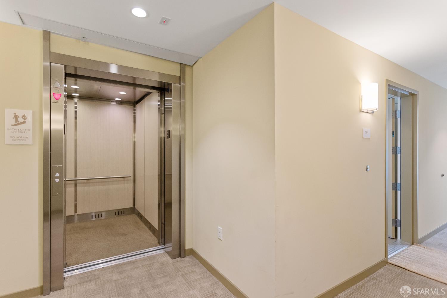 Detail Gallery Image 2 of 30 For 10 Innes Ct #201,  San Francisco,  CA 94124 - 1 Beds | 1 Baths