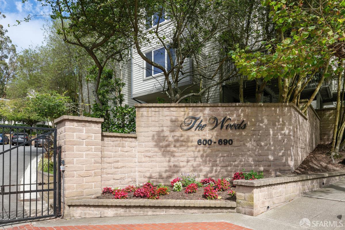 Detail Gallery Image 3 of 46 For 614 Clarendon Ave, San Francisco,  CA 94131 - 2 Beds | 2/1 Baths