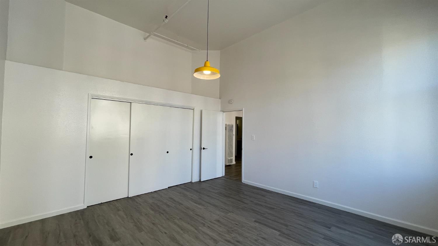 Detail Gallery Image 5 of 8 For 375 12th St #6,  Oakland,  CA 94607 - 2 Beds | 1 Baths
