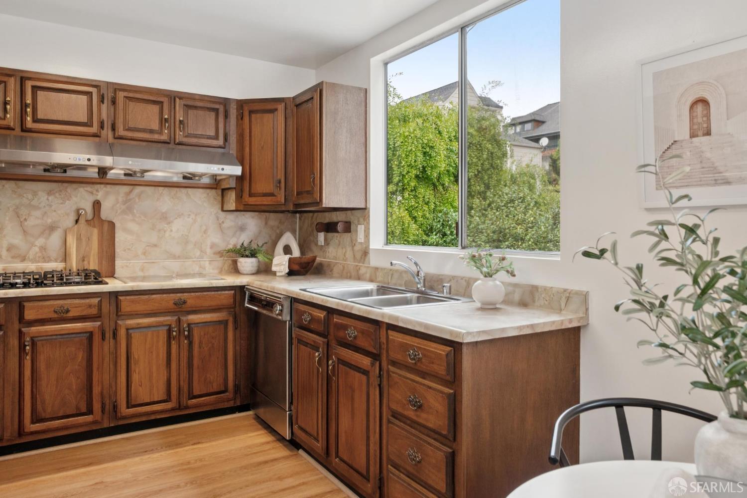 Detail Gallery Image 16 of 93 For 3668 Sacramento St, San Francisco,  CA 94118 - – Beds | – Baths
