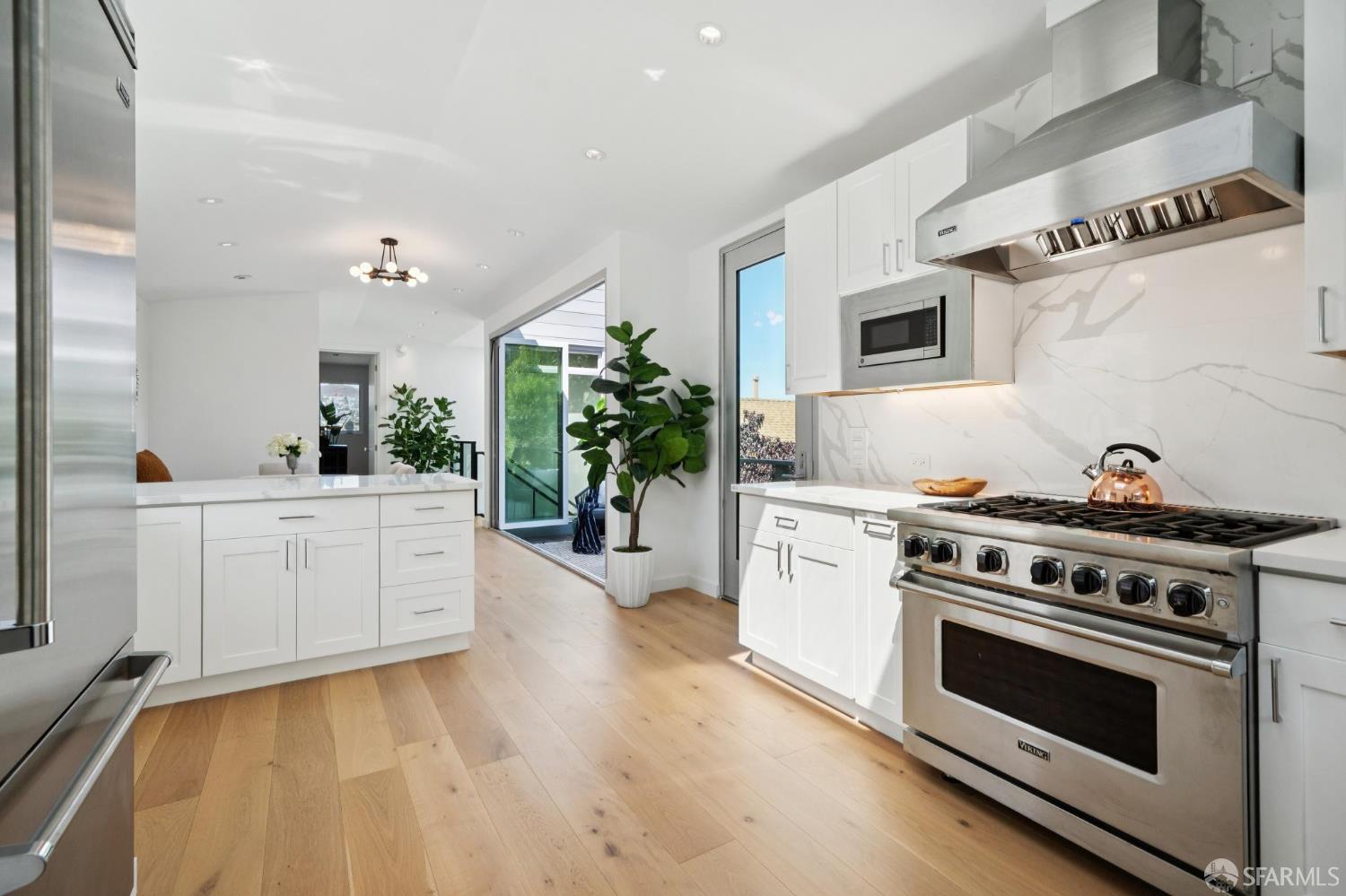 Detail Gallery Image 13 of 33 For 308 Virginia Ave, San Francisco,  CA 94110 - 3 Beds | 3 Baths