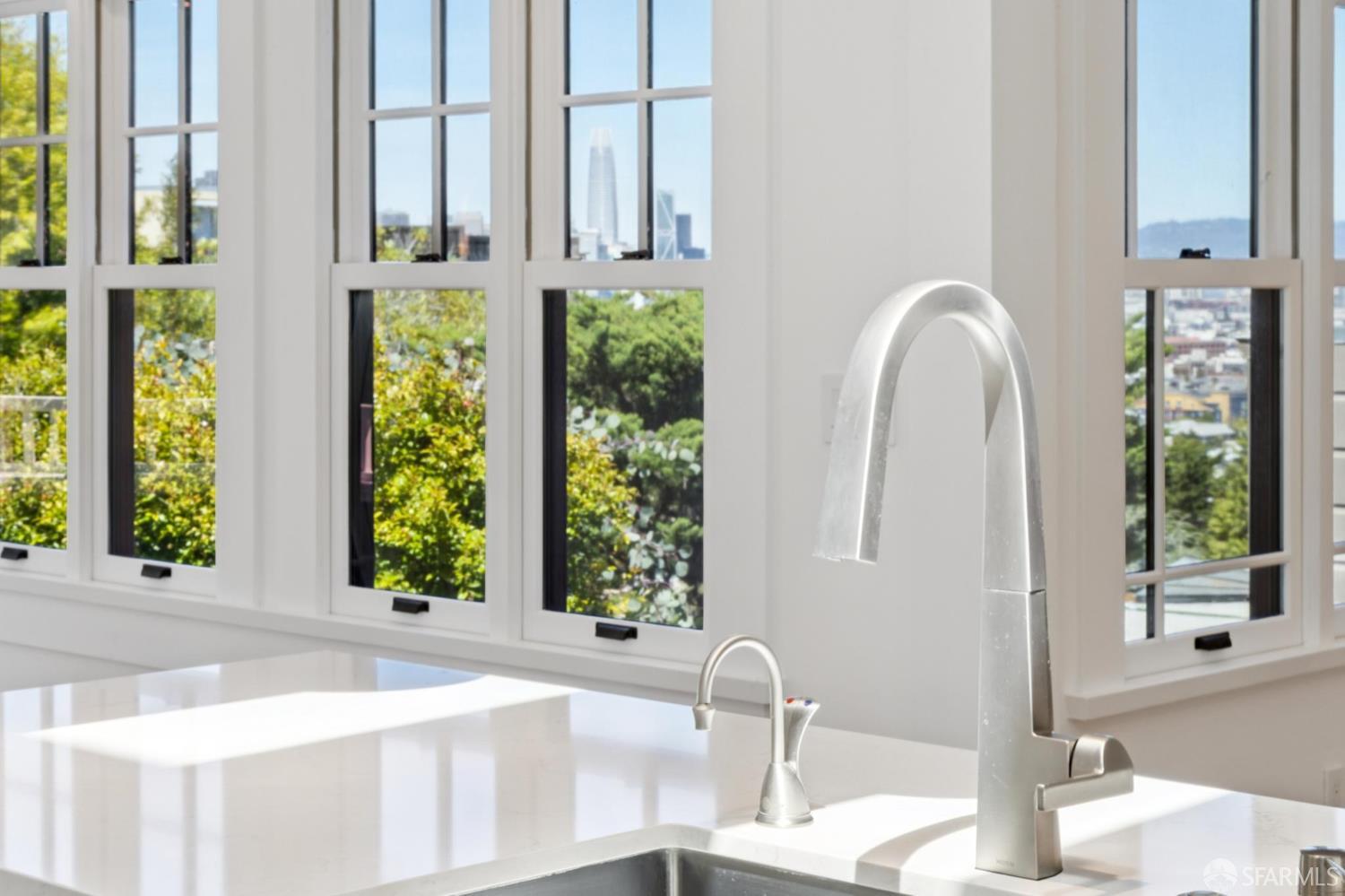 Detail Gallery Image 26 of 39 For 3960 20th St, San Francisco,  CA 94114 - 4 Beds | 3/1 Baths