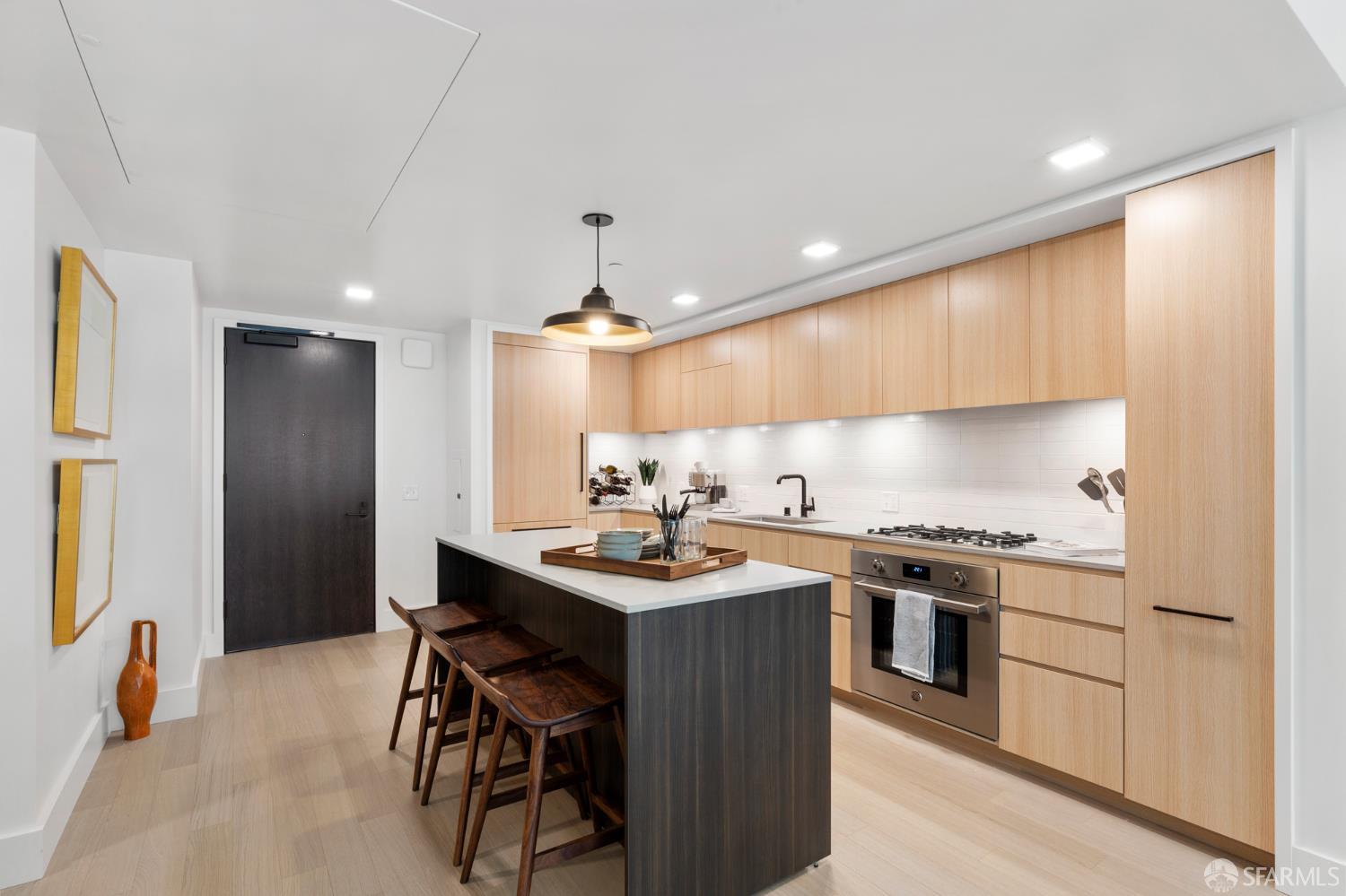 Photo #4: 425074332 Listing 