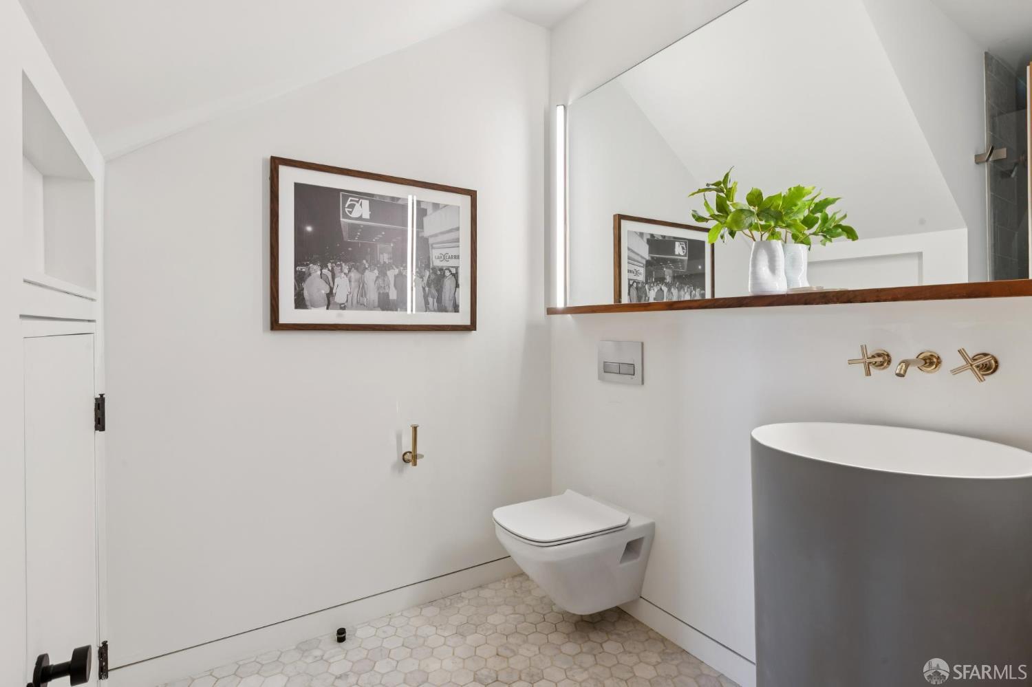 Detail Gallery Image 18 of 72 For 1624 Alabama St, San Francisco,  CA 94110 - 4 Beds | 3/1 Baths