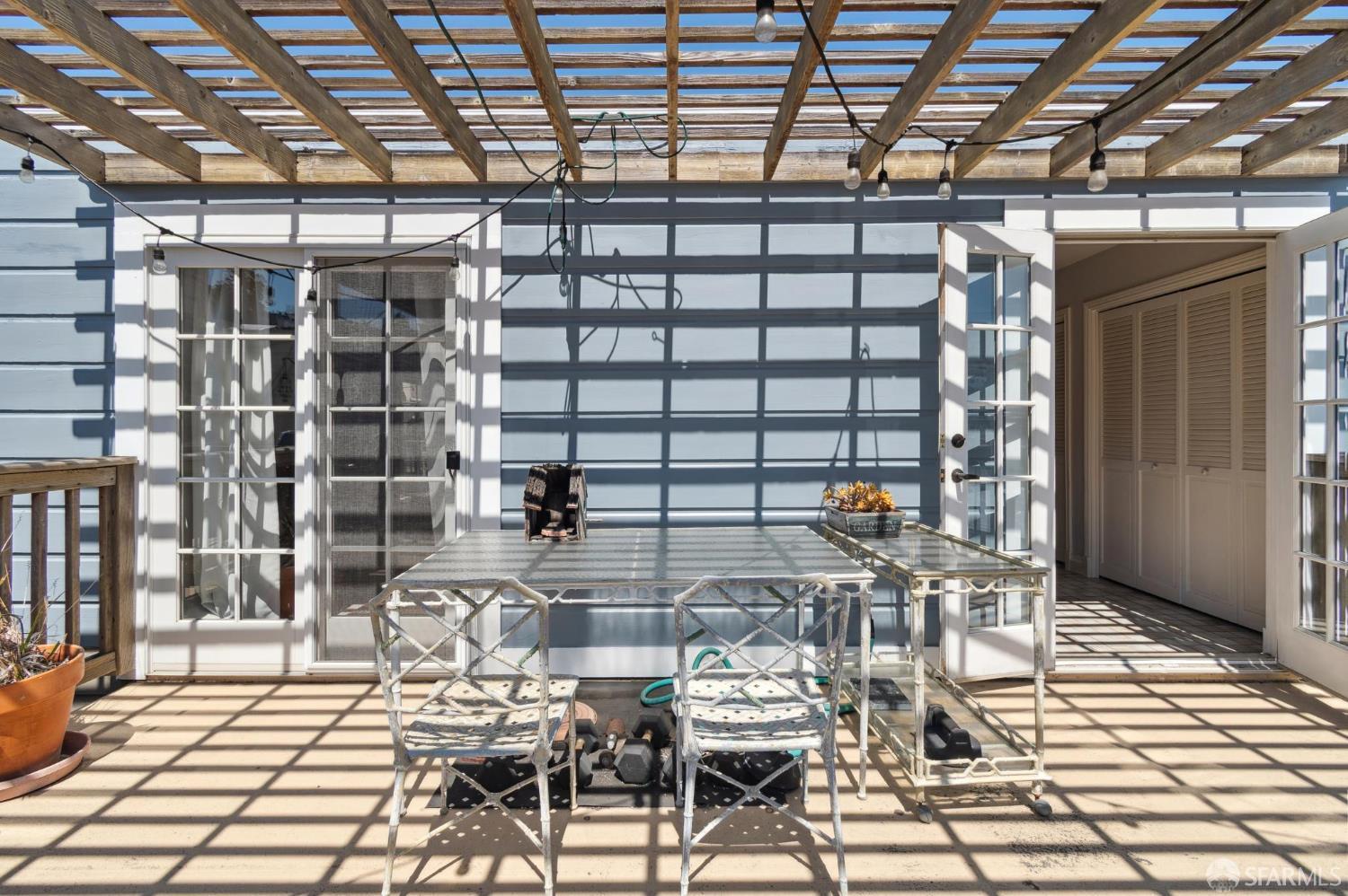 Detail Gallery Image 15 of 18 For 2384 Union St, San Francisco,  CA 94123 - 2 Beds | 2 Baths