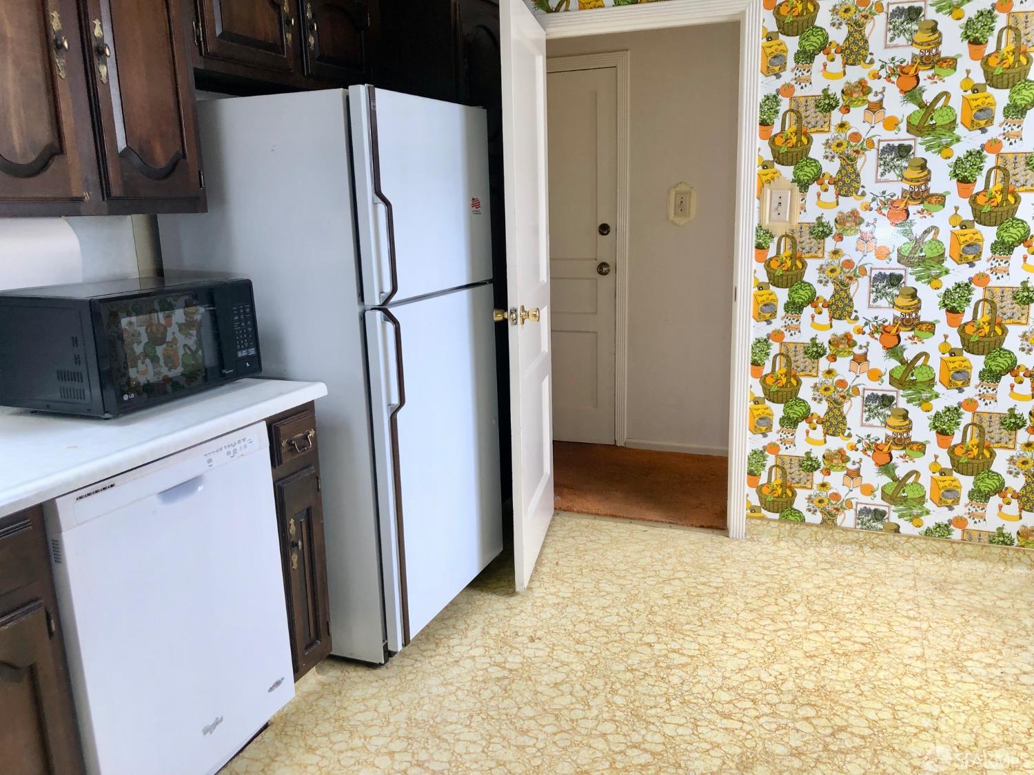 Detail Gallery Image 11 of 32 For 3419 Ulloa St, San Francisco,  CA 94116 - 3 Beds | 1/1 Baths