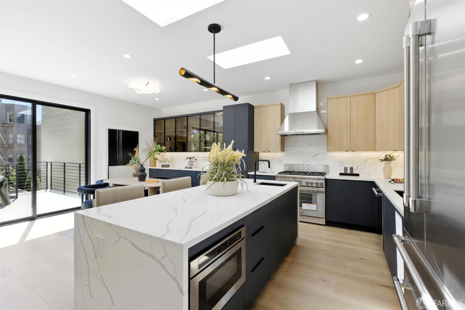 Detail Gallery Image 10 of 98 For 326 10th Ave, San Francisco,  CA 94118 - 4 Beds | 4 Baths