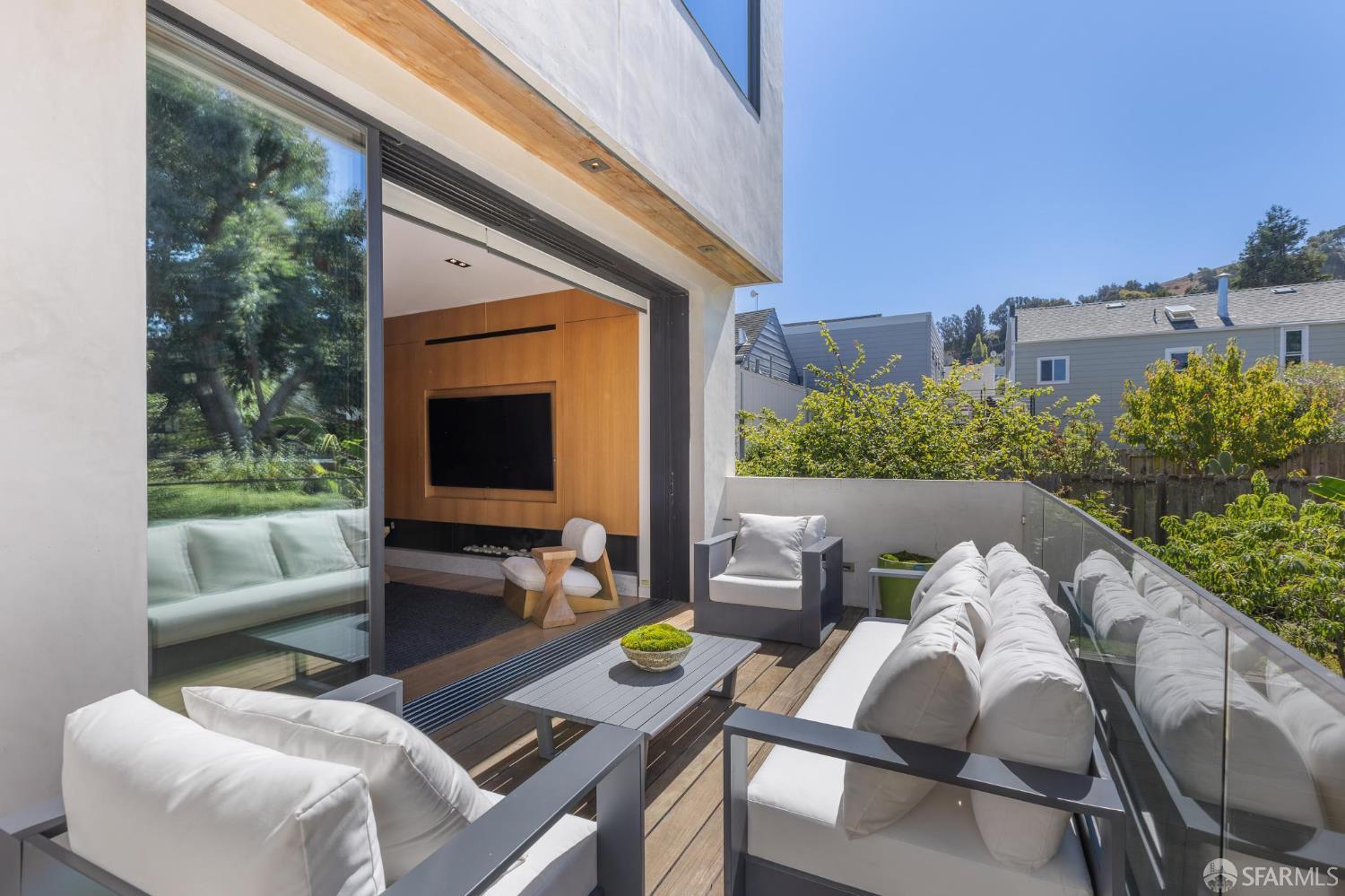 Detail Gallery Image 55 of 72 For 1624 Alabama St, San Francisco,  CA 94110 - 4 Beds | 3/1 Baths