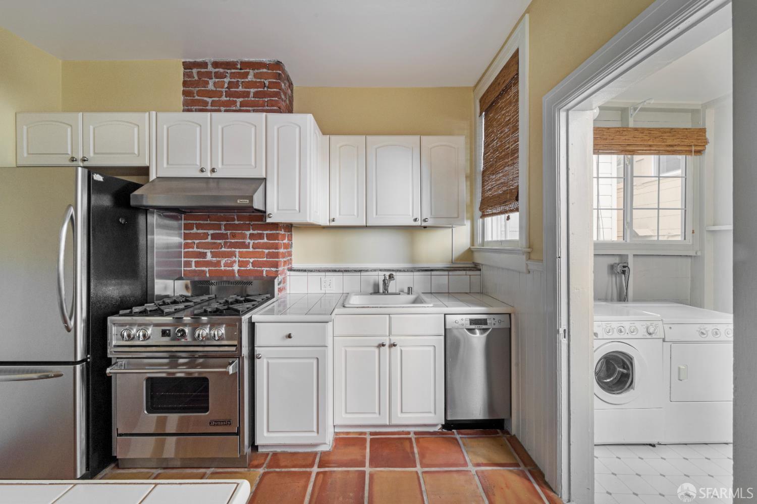 Detail Gallery Image 10 of 12 For 16 Delgado Pl, San Francisco,  CA 94109 - 2 Beds | 1 Baths