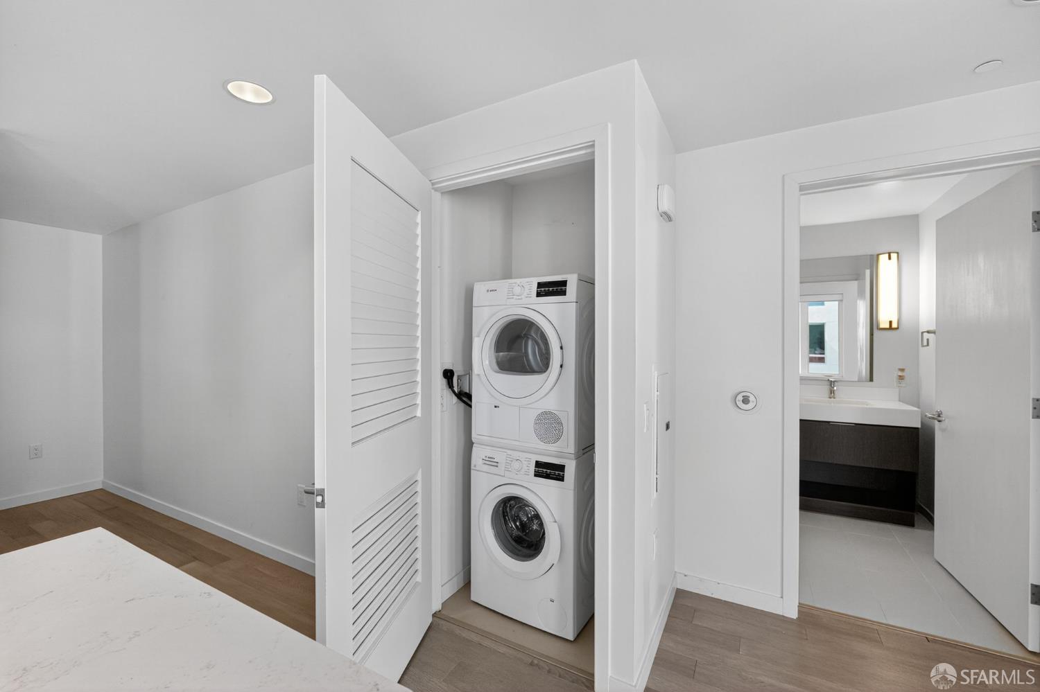 Detail Gallery Image 23 of 30 For 10 Innes Ct #201,  San Francisco,  CA 94124 - 1 Beds | 1 Baths