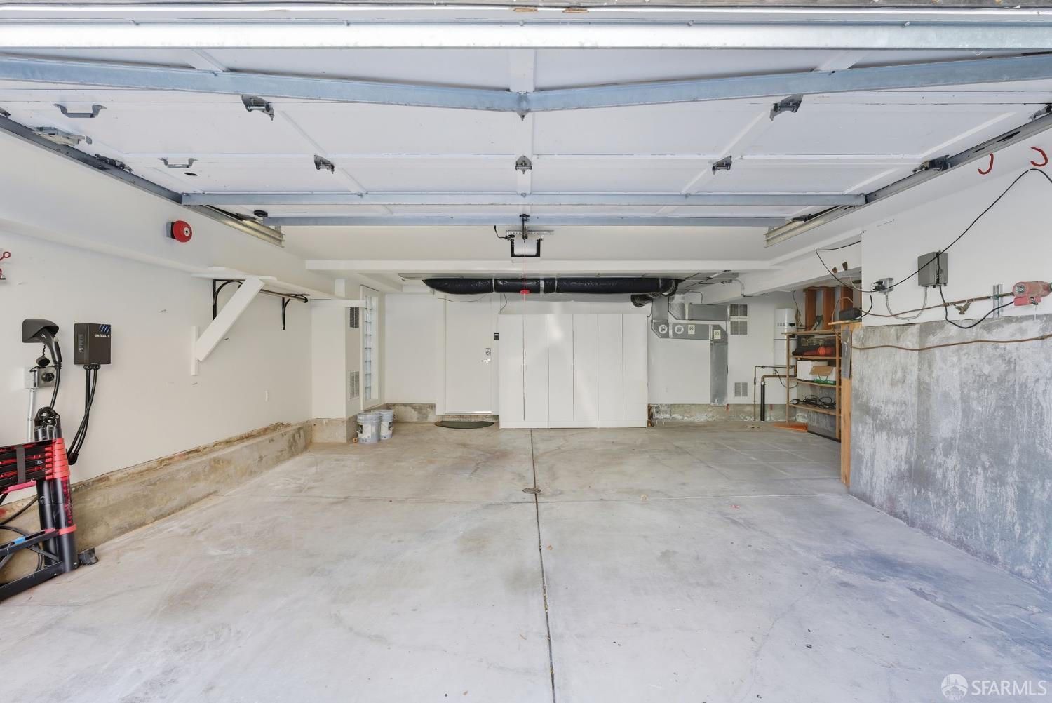 Detail Gallery Image 66 of 99 For 2121 Divisadero St, San Francisco,  CA 94115 - 4 Beds | 3/1 Baths