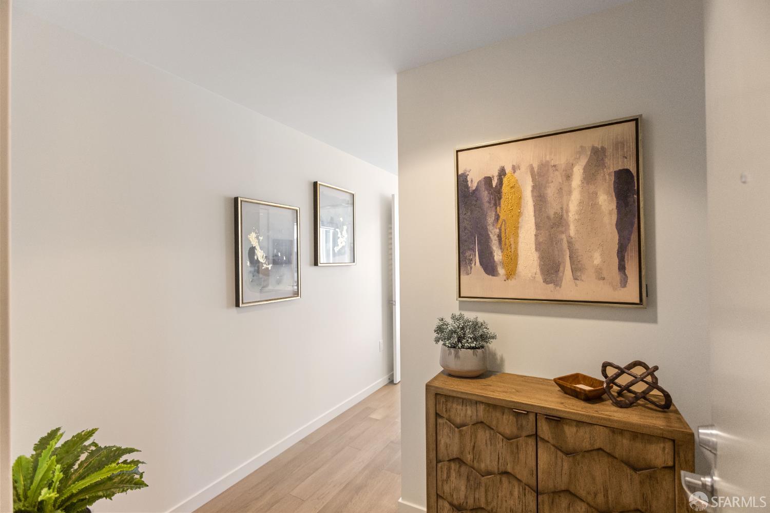 Detail Gallery Image 4 of 30 For 10 Innes Ct #201,  San Francisco,  CA 94124 - 1 Beds | 1 Baths