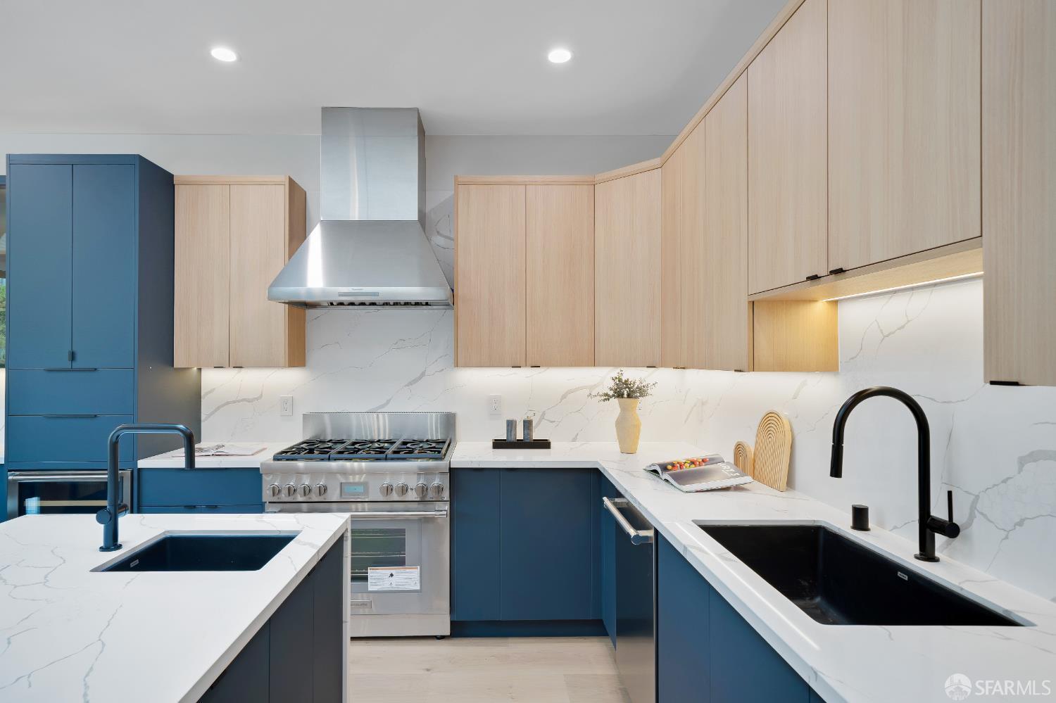 Detail Gallery Image 14 of 98 For 326 10th Ave, San Francisco,  CA 94118 - 4 Beds | 4 Baths