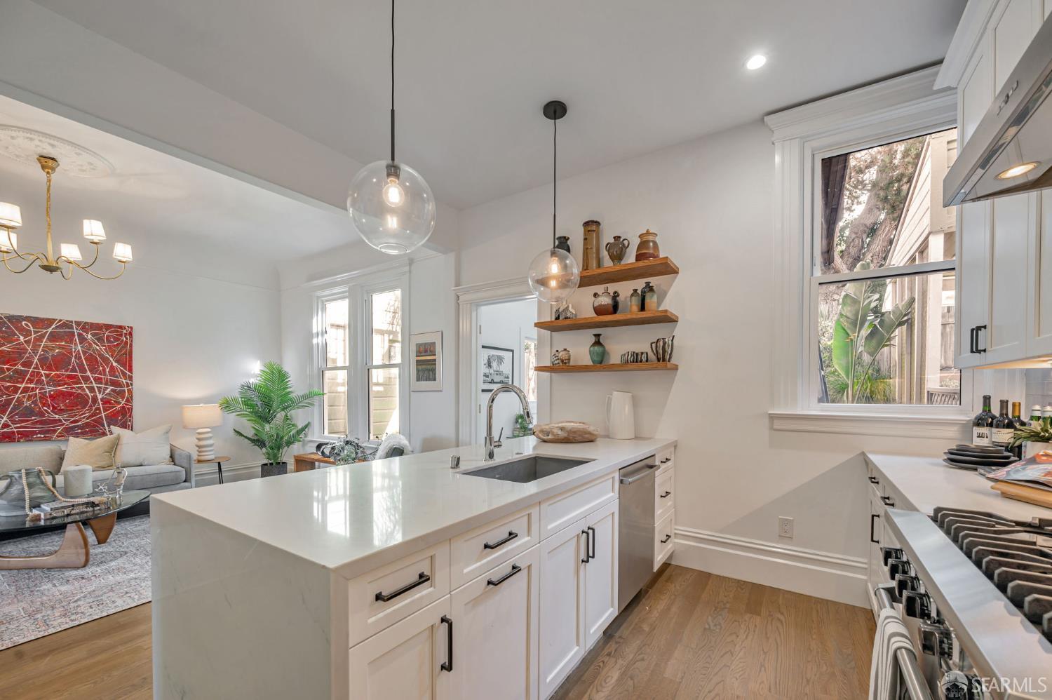 Detail Gallery Image 12 of 39 For 4425 20th St, San Francisco,  CA 94114 - 3 Beds | 2 Baths