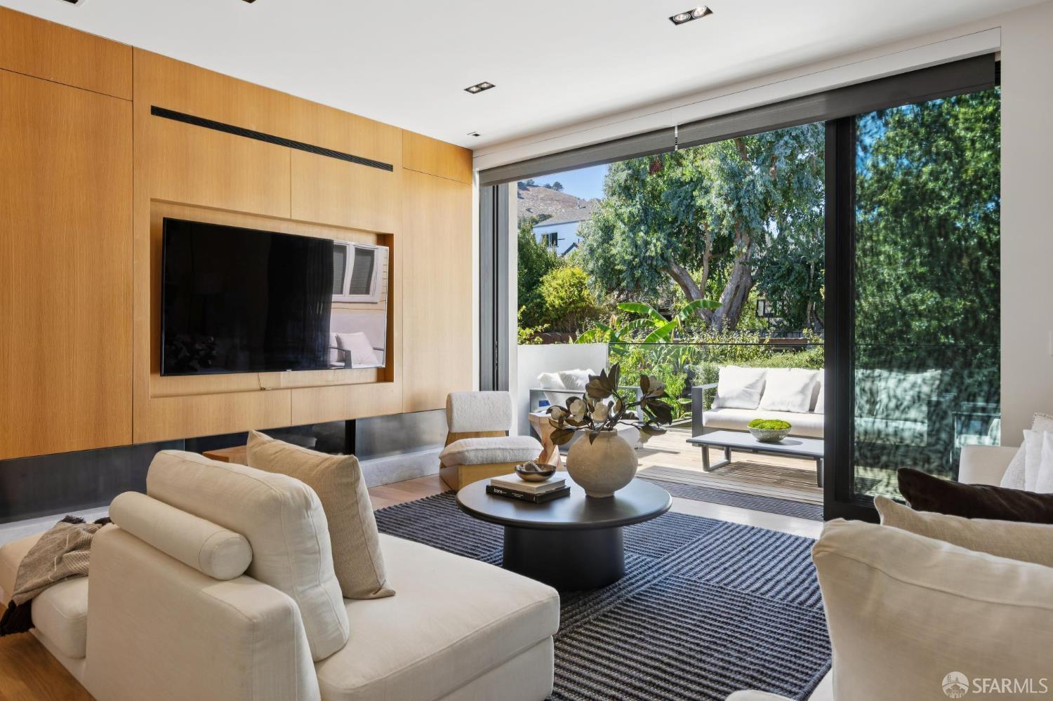 Detail Gallery Image 3 of 72 For 1624 Alabama St, San Francisco,  CA 94110 - 4 Beds | 3/1 Baths