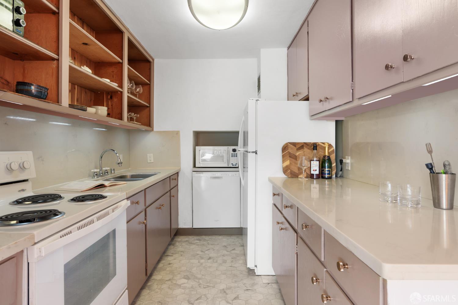 Detail Gallery Image 10 of 47 For 55 Zampa Ln #3,  San Francisco,  CA 94115 - 3 Beds | 2 Baths