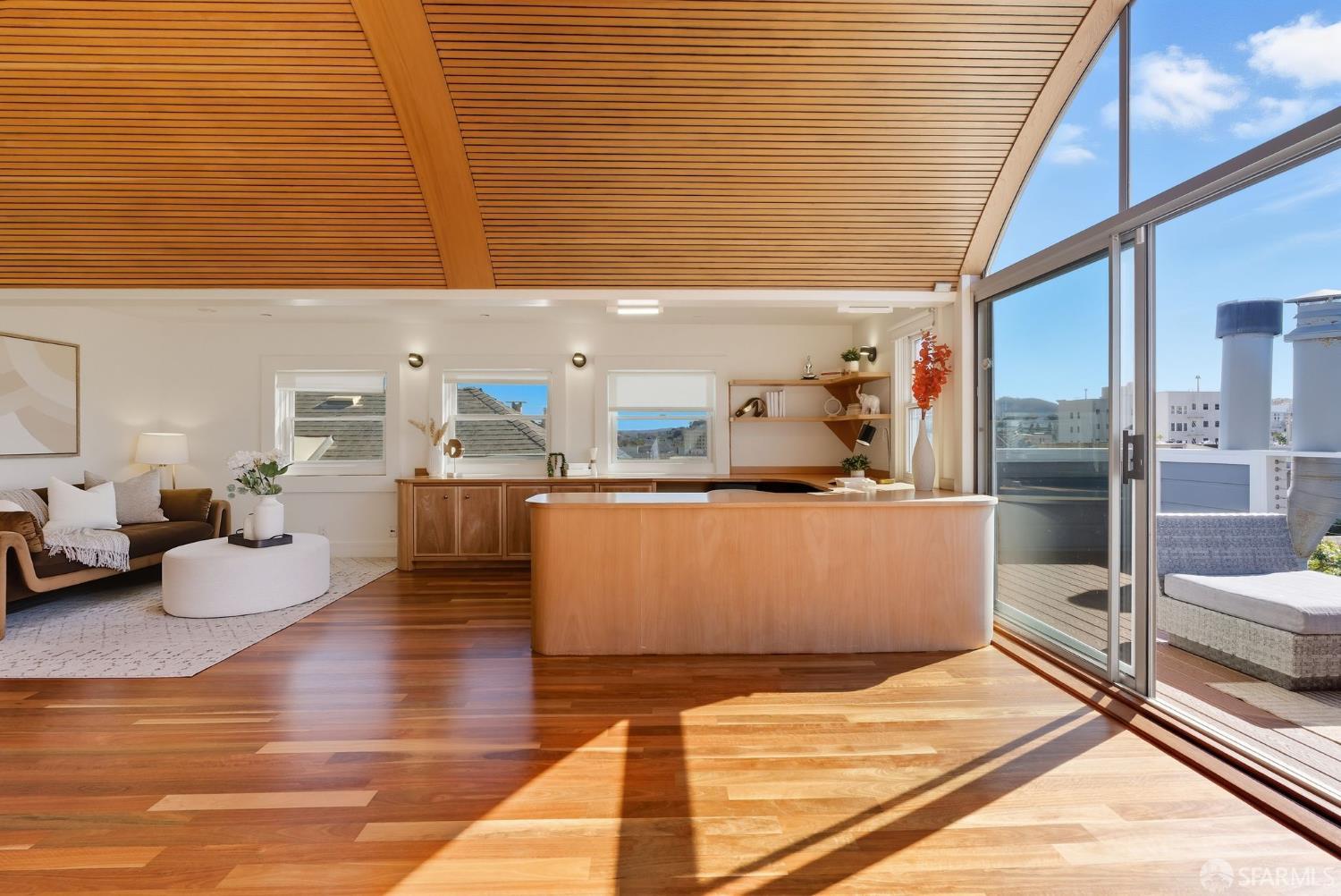Detail Gallery Image 12 of 99 For 2121 Divisadero St, San Francisco,  CA 94115 - 4 Beds | 3/1 Baths