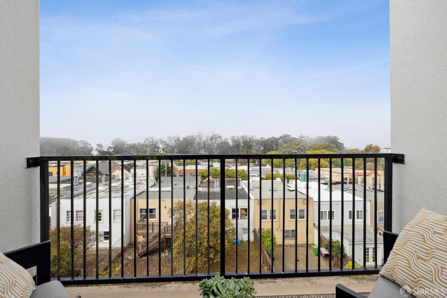 Detail Gallery Image 19 of 37 For 8400 Oceanview Ter #305,  San Francisco,  CA 94132 - 2 Beds | 2 Baths