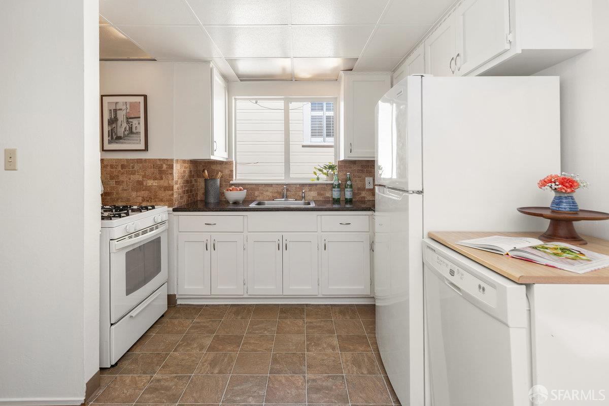 Detail Gallery Image 12 of 29 For 1435 Liberty St, El Cerrito,  CA 94530 - 3 Beds | 1 Baths
