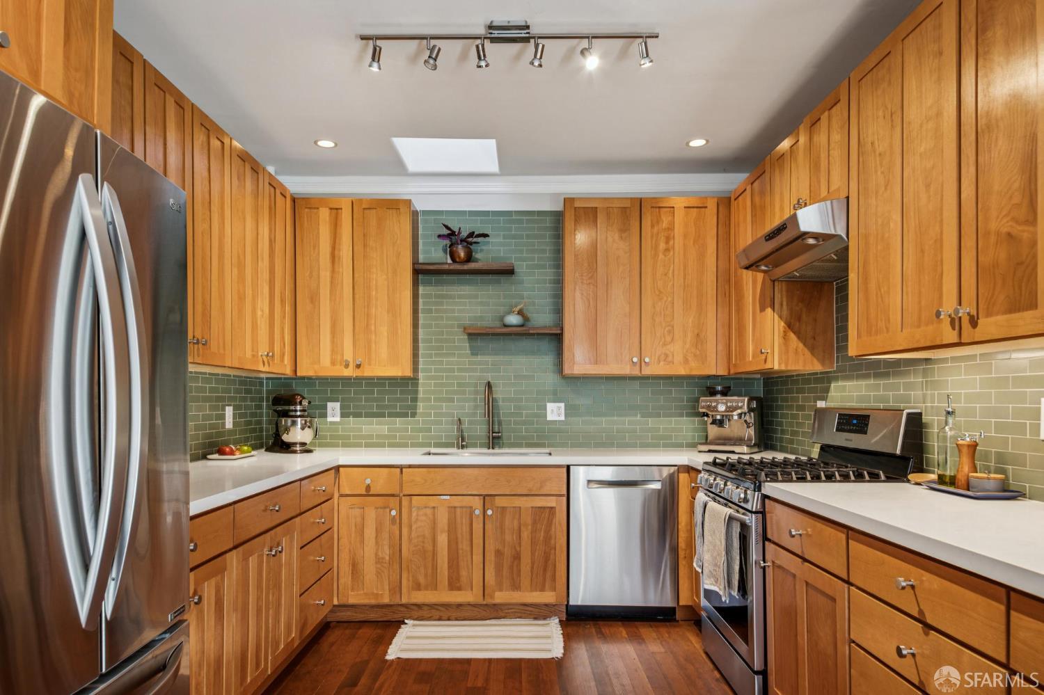 Detail Gallery Image 13 of 31 For 1572 Church St a,  San Francisco,  CA 94131 - 2 Beds | 1/1 Baths