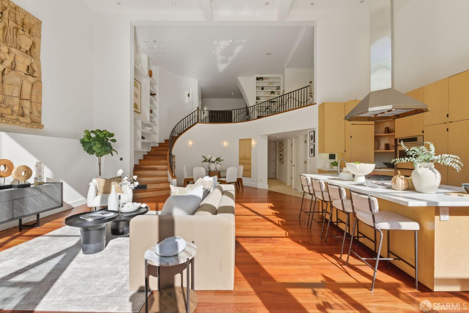 Detail Gallery Image 4 of 99 For 2121 Divisadero St, San Francisco,  CA 94115 - 4 Beds | 3/1 Baths